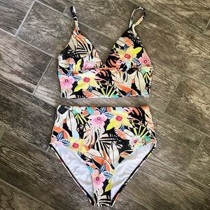 Old Navy two piece bathing suit